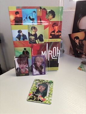 Stray Kids - MiROH Album (Multi-Color)